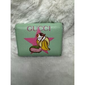 🔥 Gucci Cat & Banana Graphic Wallet – Collector’s Piece! 🔥